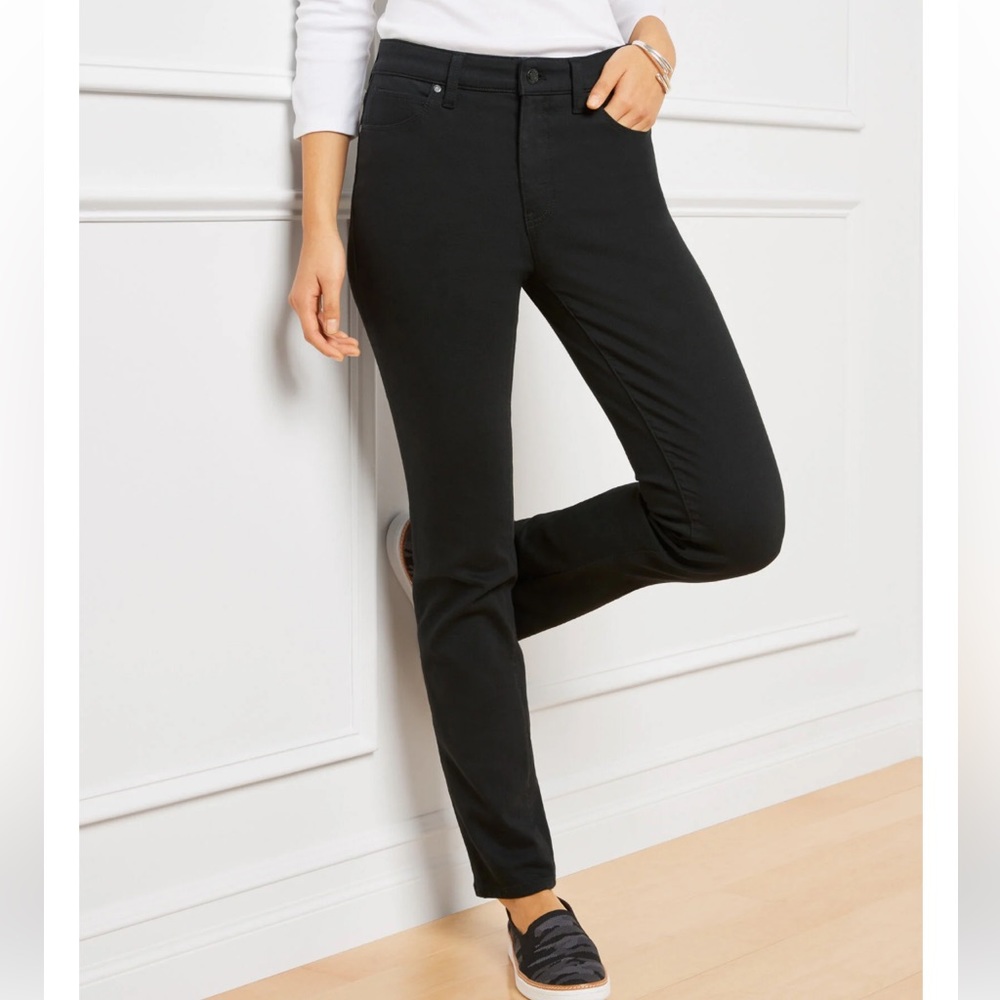 NWT IZOD Skinny Jeans in Soft Stretch Black Denim with Classic 5 Pocket Design
